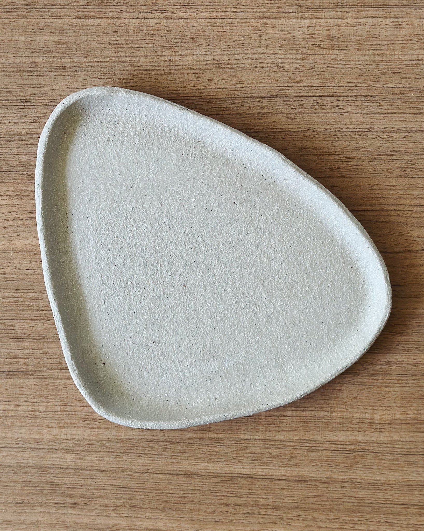 candle triangle plate - white