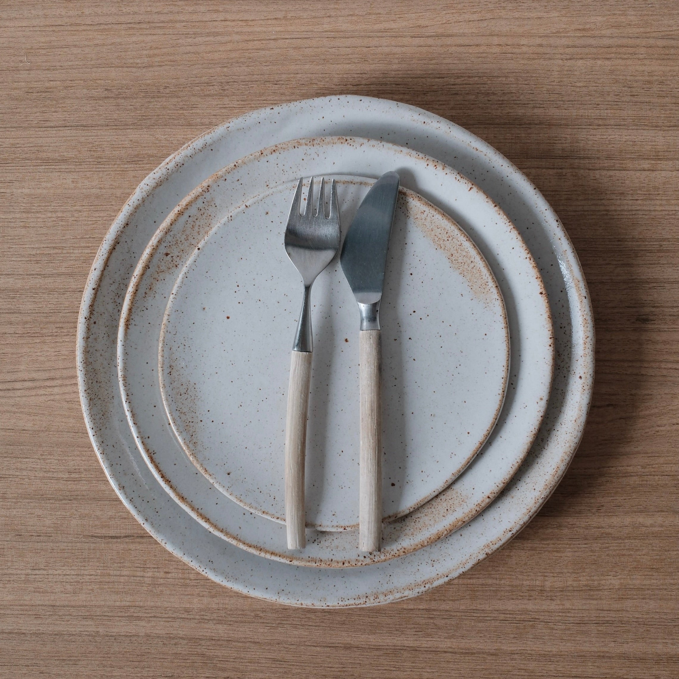 Plates – Oaten Speckle
