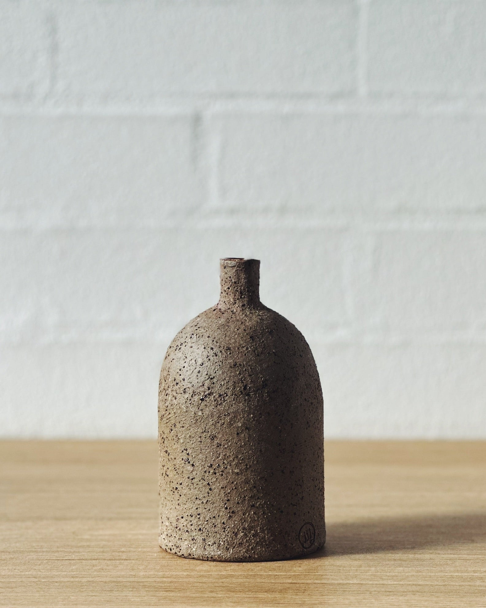 dark speckle vaseUP bottle