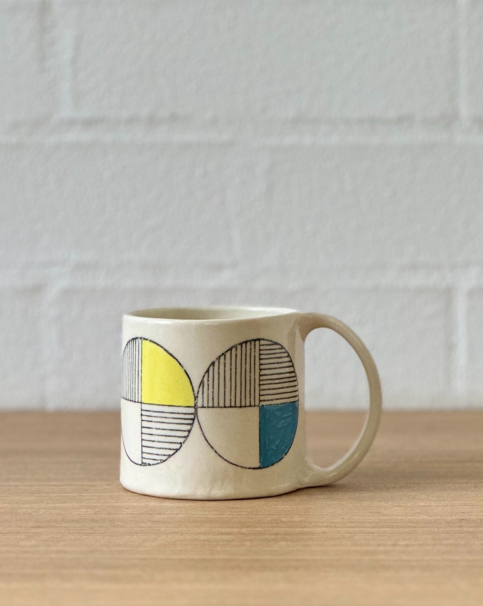 circle work mug (orange, yellow and blue) - regular