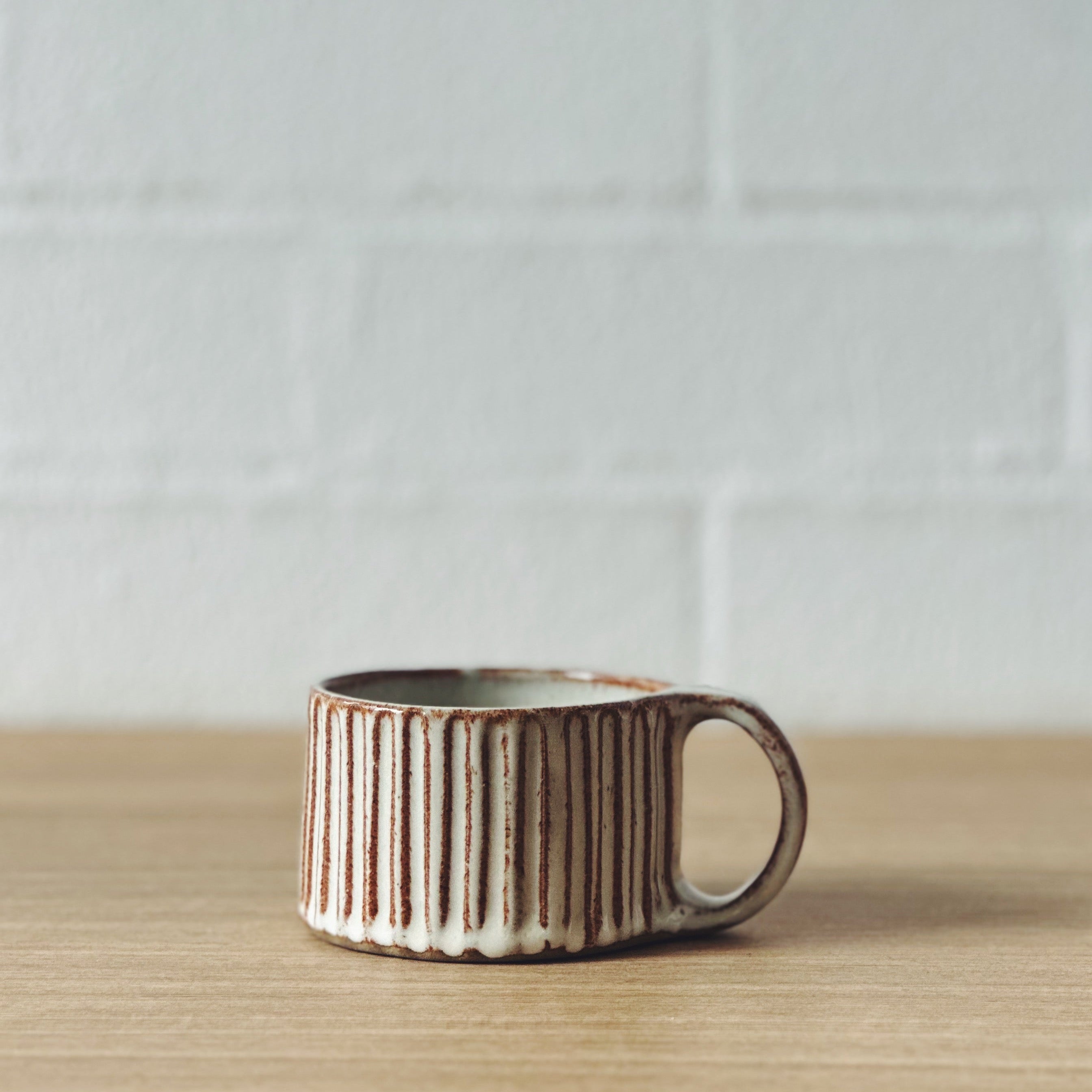 Short carved mug - Carved