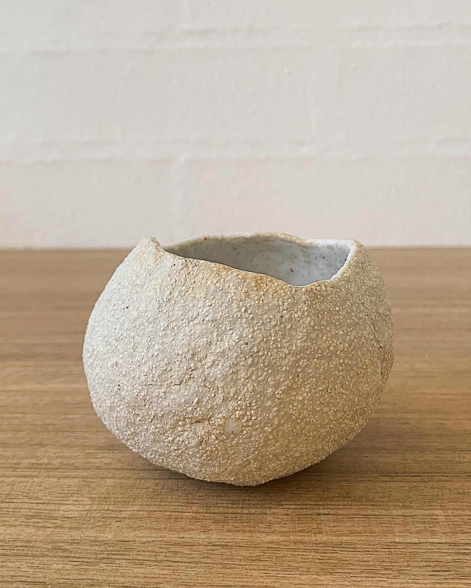 Jenn Johnston Ceramics pinchME rounded vessel - medium + white