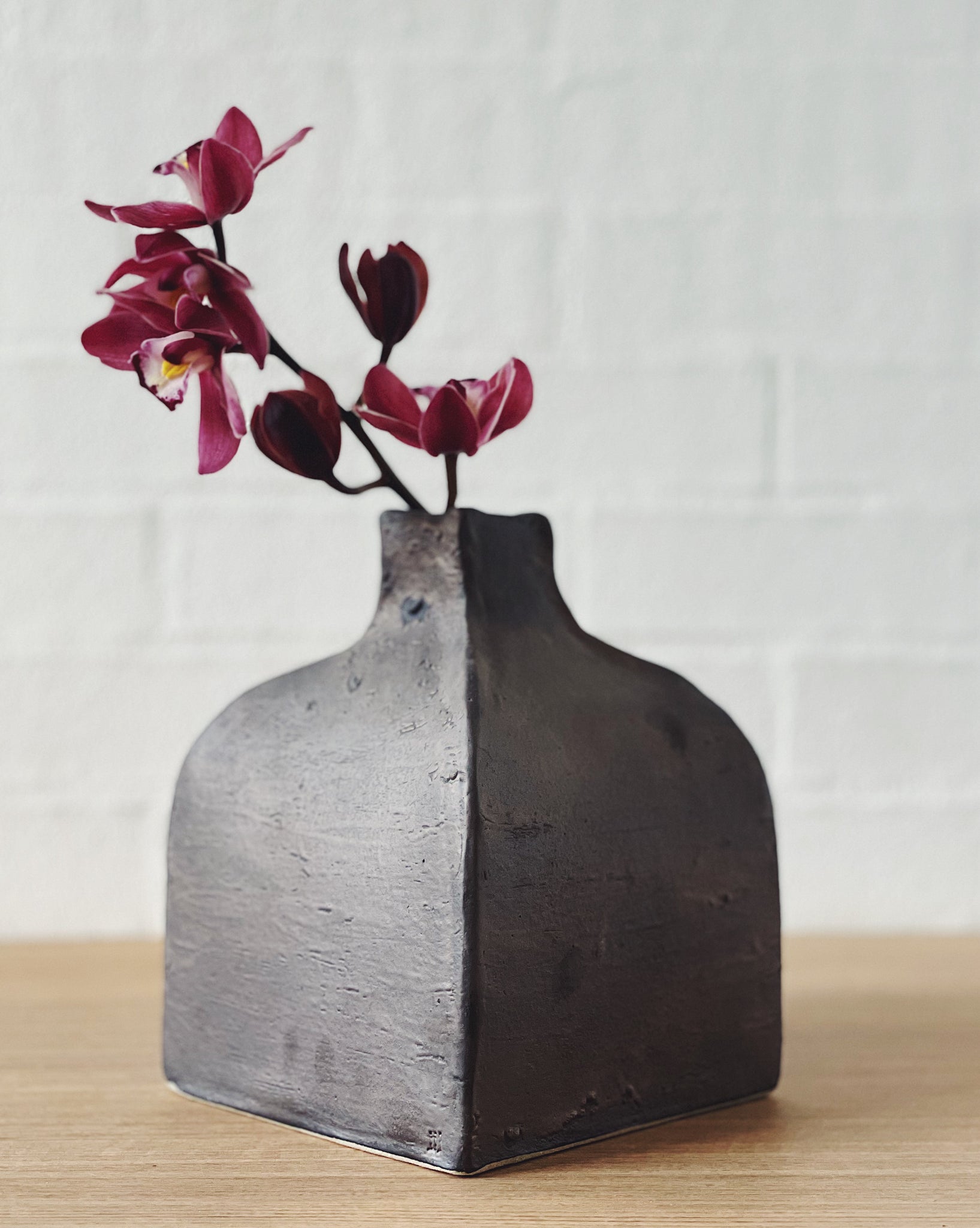 Jenn Johnston Ceramics burnished black shoulder pads - vaseART