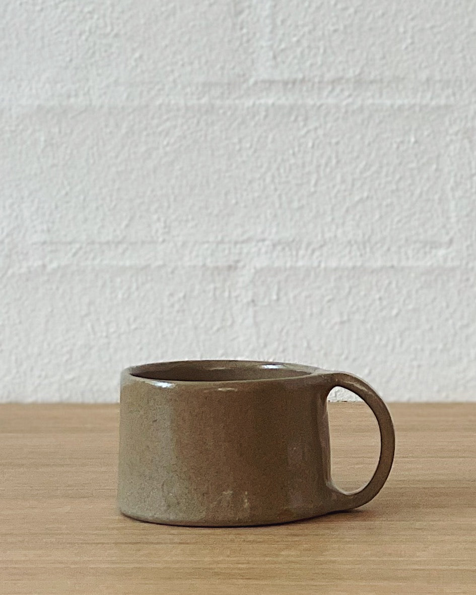 Jenn Johnston Ceramics Taupe mug - short